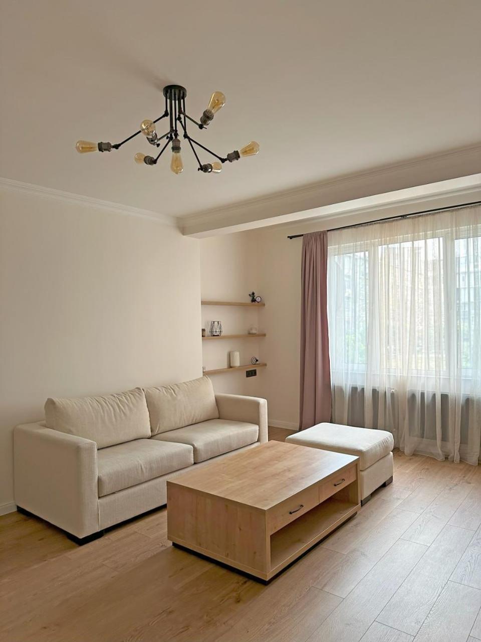 City Center Living In Yerevan Appartement Buitenkant foto